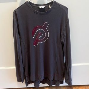 Peloton weekender side slit pullover. Size M